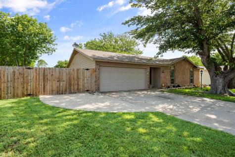 518 Barkridge Trail Burleson TX 76028