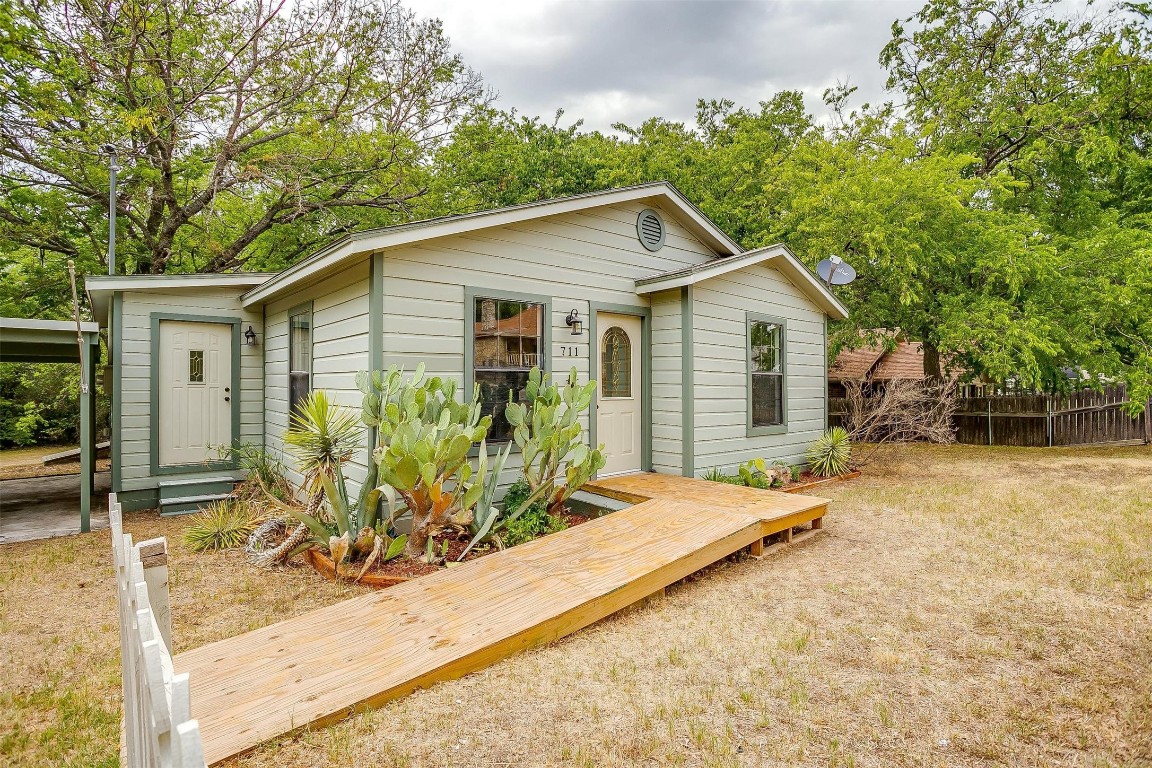 711 Liberty Street Weatherford TX 76086