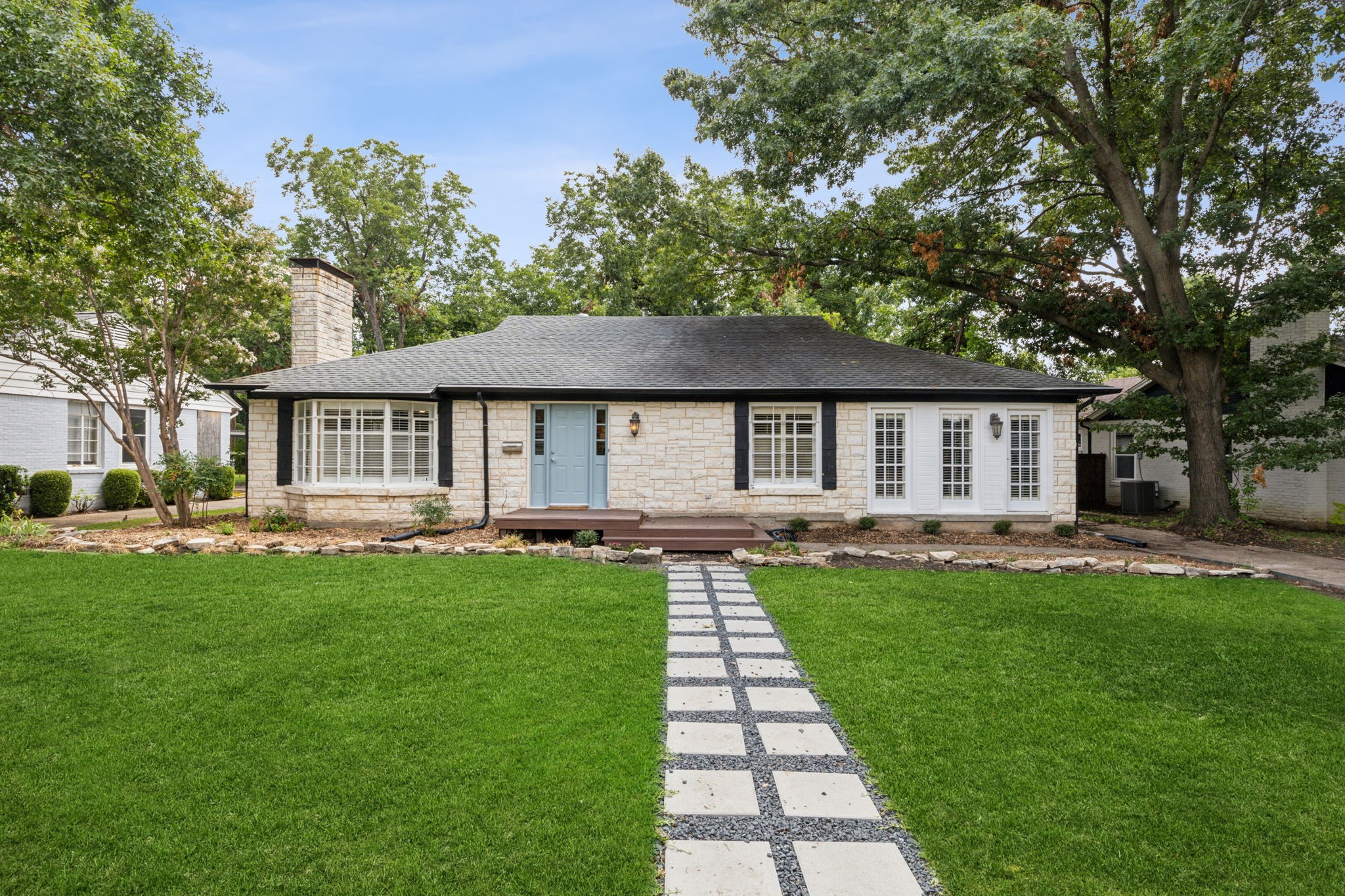 550 Northlake Drive Dallas TX 75218