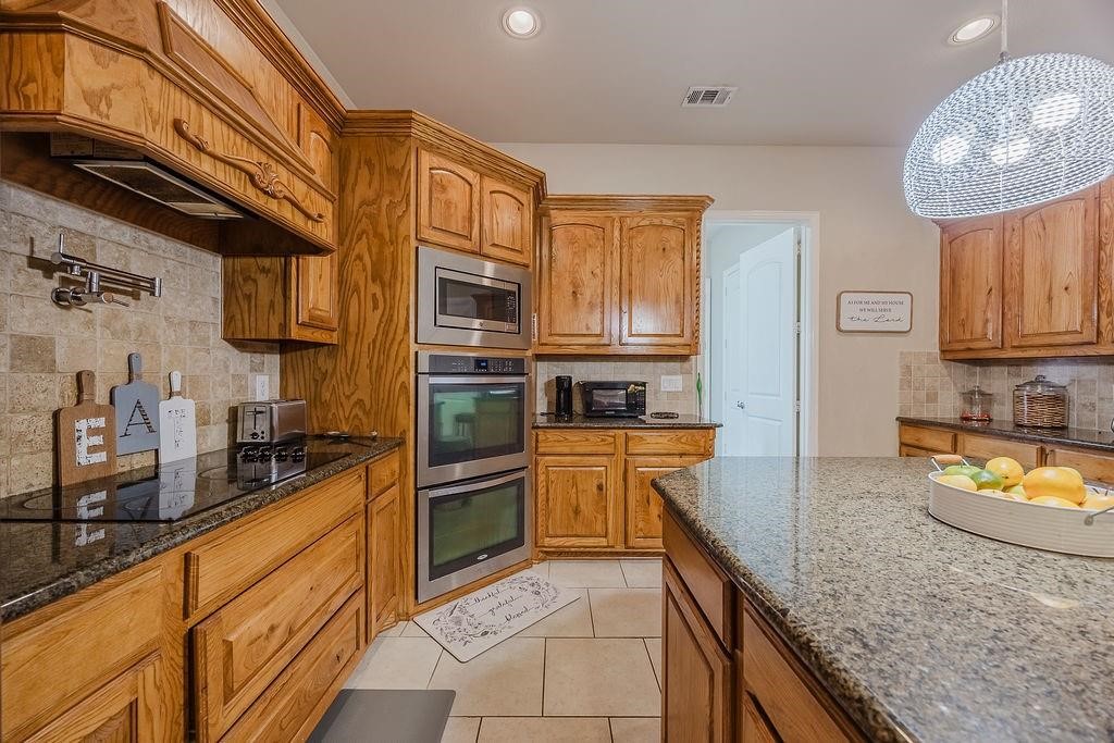 1011 Parview Circle Grand Prairie TX 75104