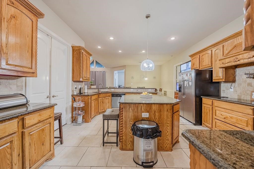 1011 Parview Circle Grand Prairie TX 75104