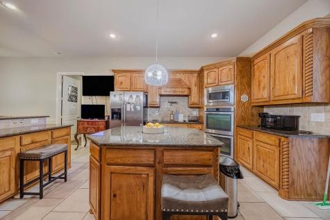 1011 Parview Circle Grand Prairie TX 75104