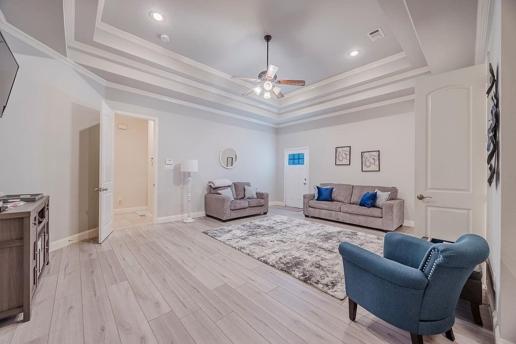 1011 Parview Circle Grand Prairie TX 75104