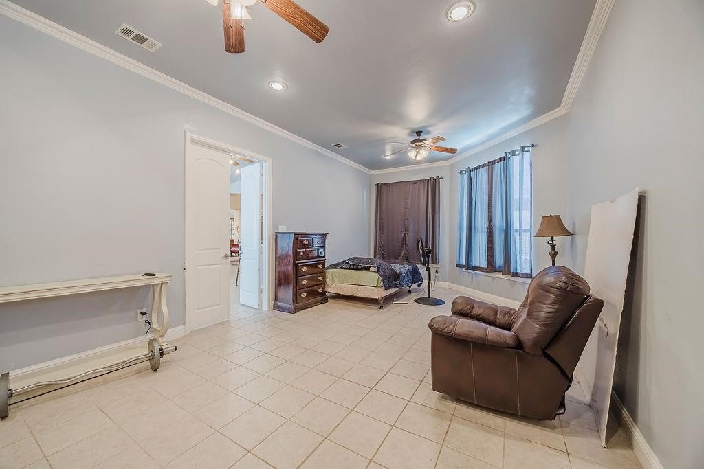 1011 Parview Circle Grand Prairie TX 75104