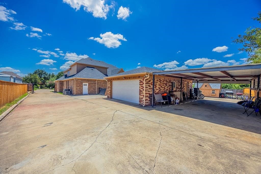 1011 Parview Circle Grand Prairie TX 75104