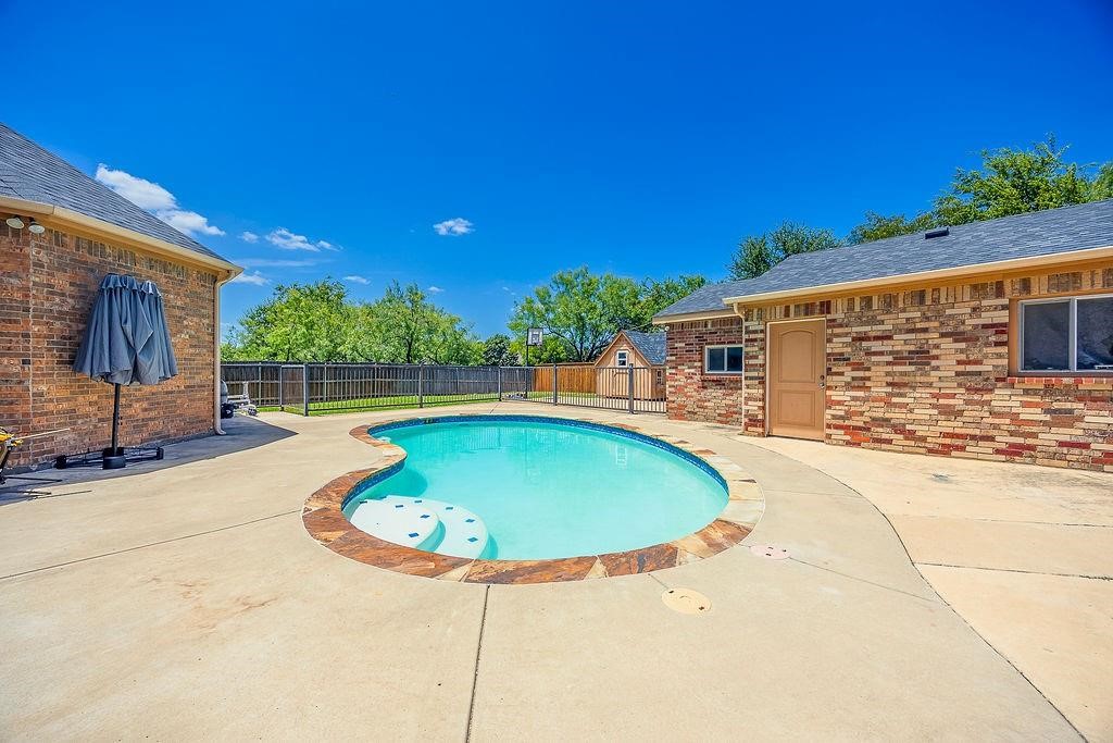 1011 Parview Circle Grand Prairie TX 75104