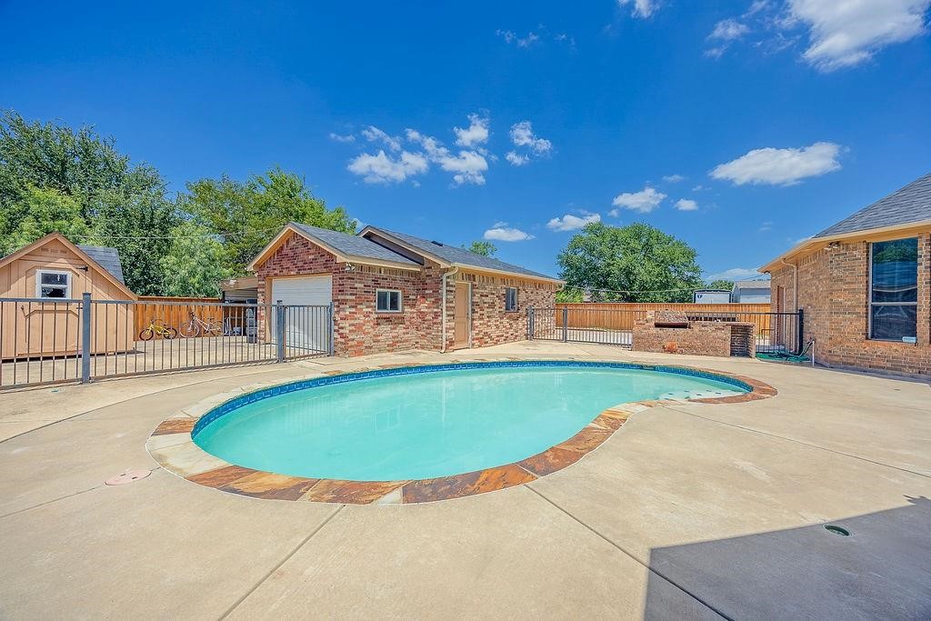 1011 Parview Circle Grand Prairie TX 75104