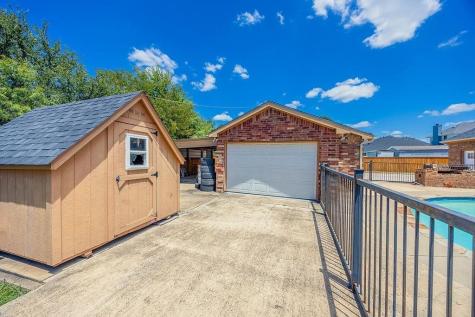 1011 Parview Circle Grand Prairie TX 75104
