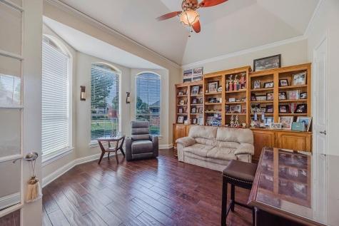 1011 Parview Circle Grand Prairie TX 75104