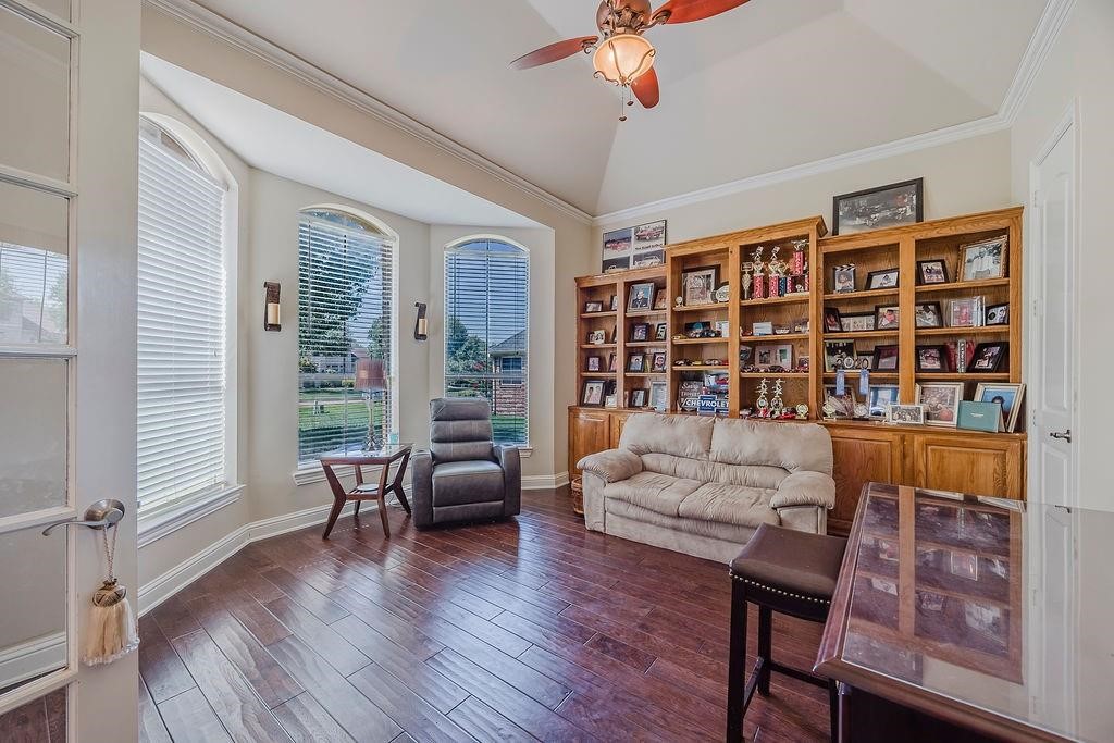 1011 Parview Circle Grand Prairie TX 75104