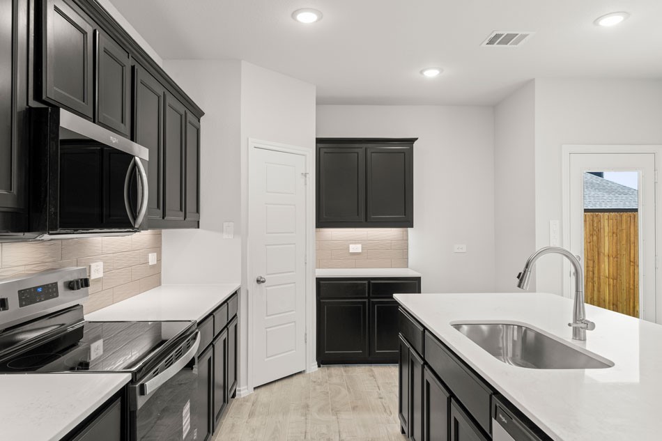 1733 Meadow Crest Drive Aubrey TX 76227