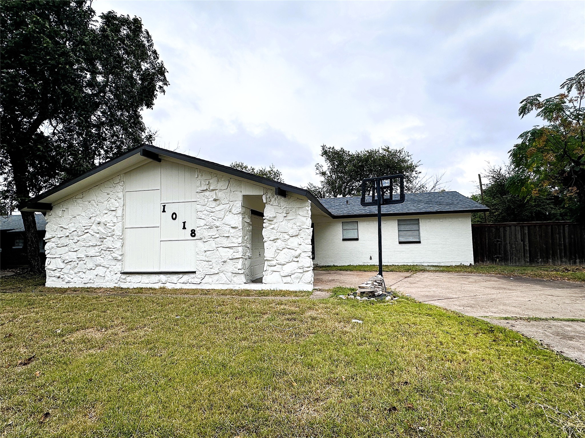 1018 Vegas Drive Garland TX 75042
