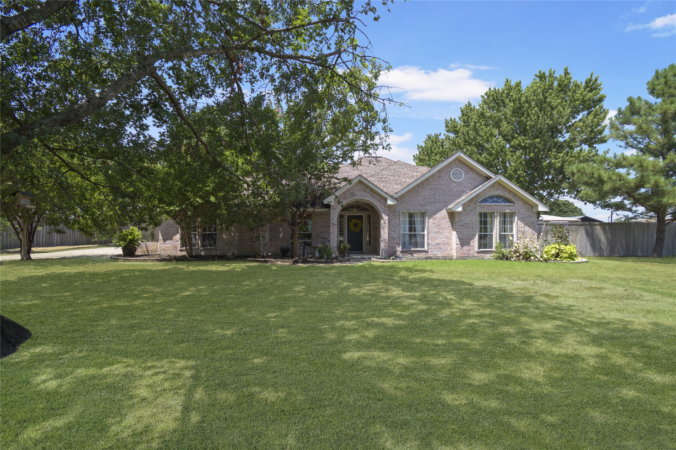 1085 Oak Hollow Lane Seagoville TX 75159