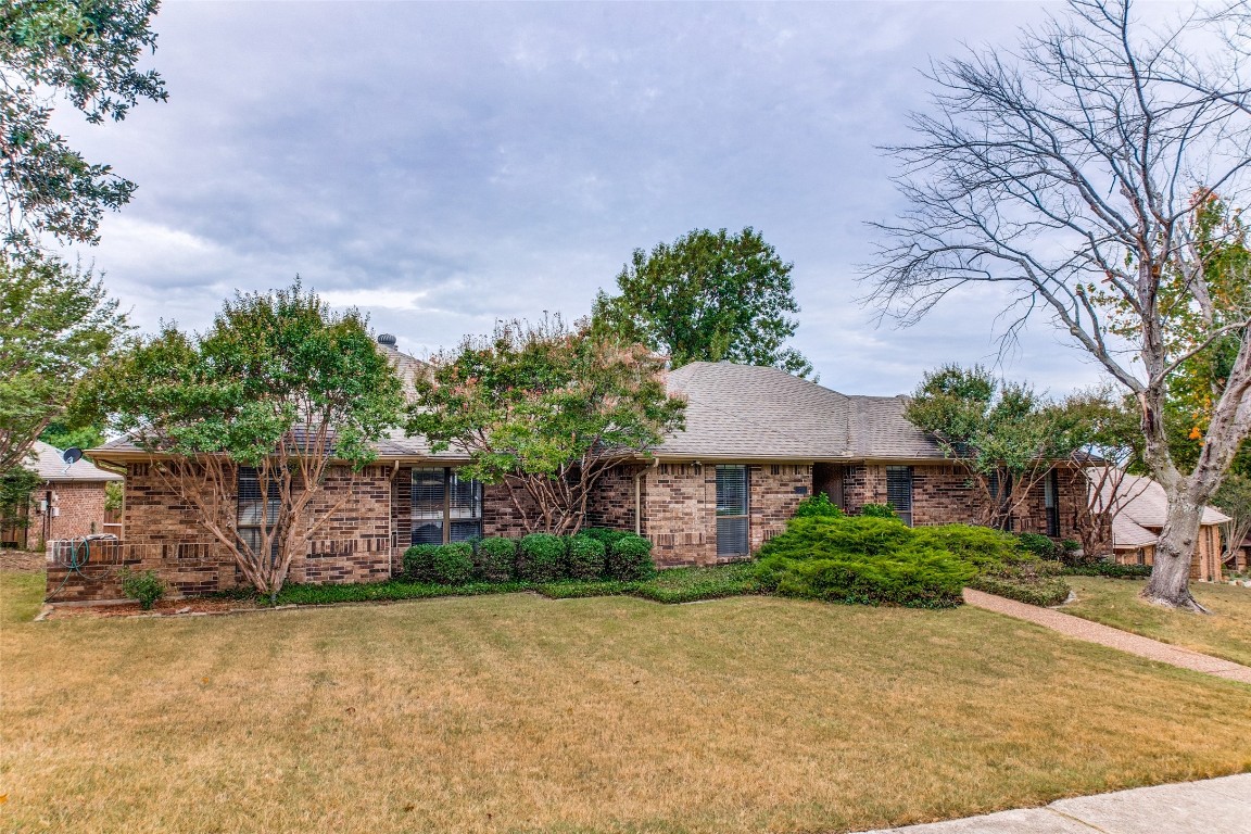 2720 Gainesborough Drive Dallas TX 75287