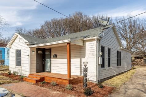 1404 N Preston Street Ennis TX 75119