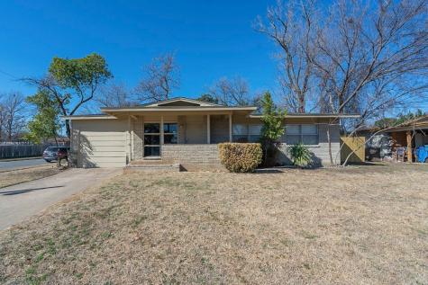 656 Pine Street Hurst TX 76053