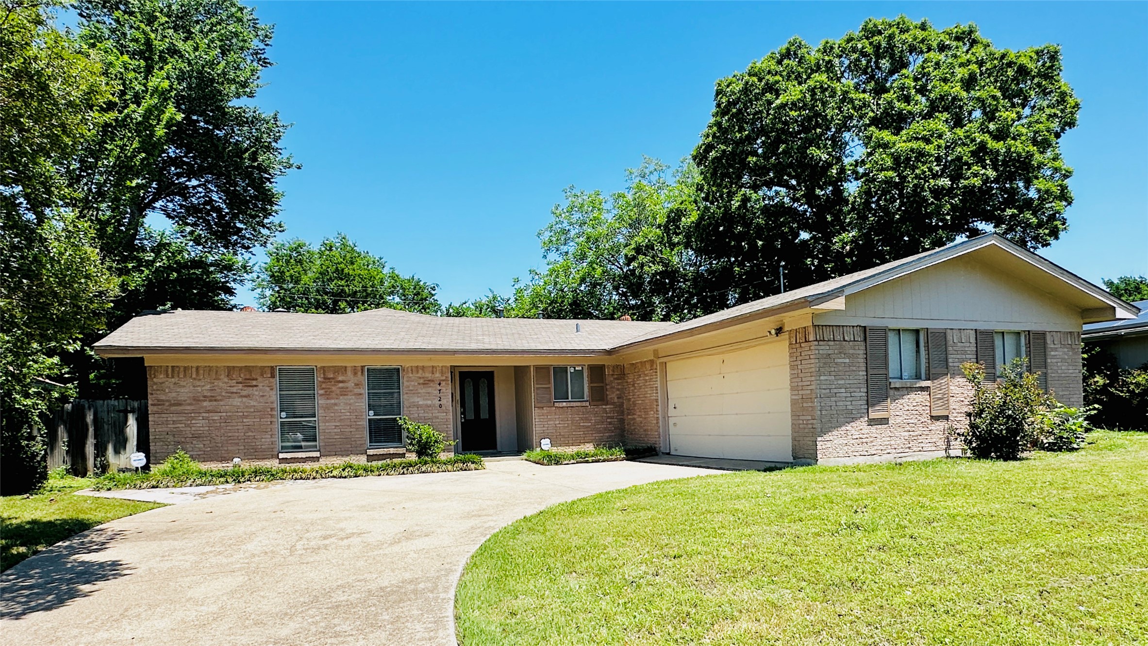 4720 South Drive W Fort Worth TX 76132