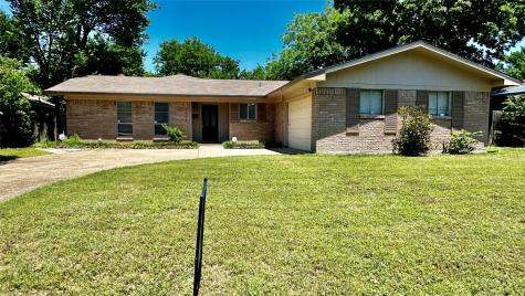 4720 South Drive W Fort Worth TX 76132