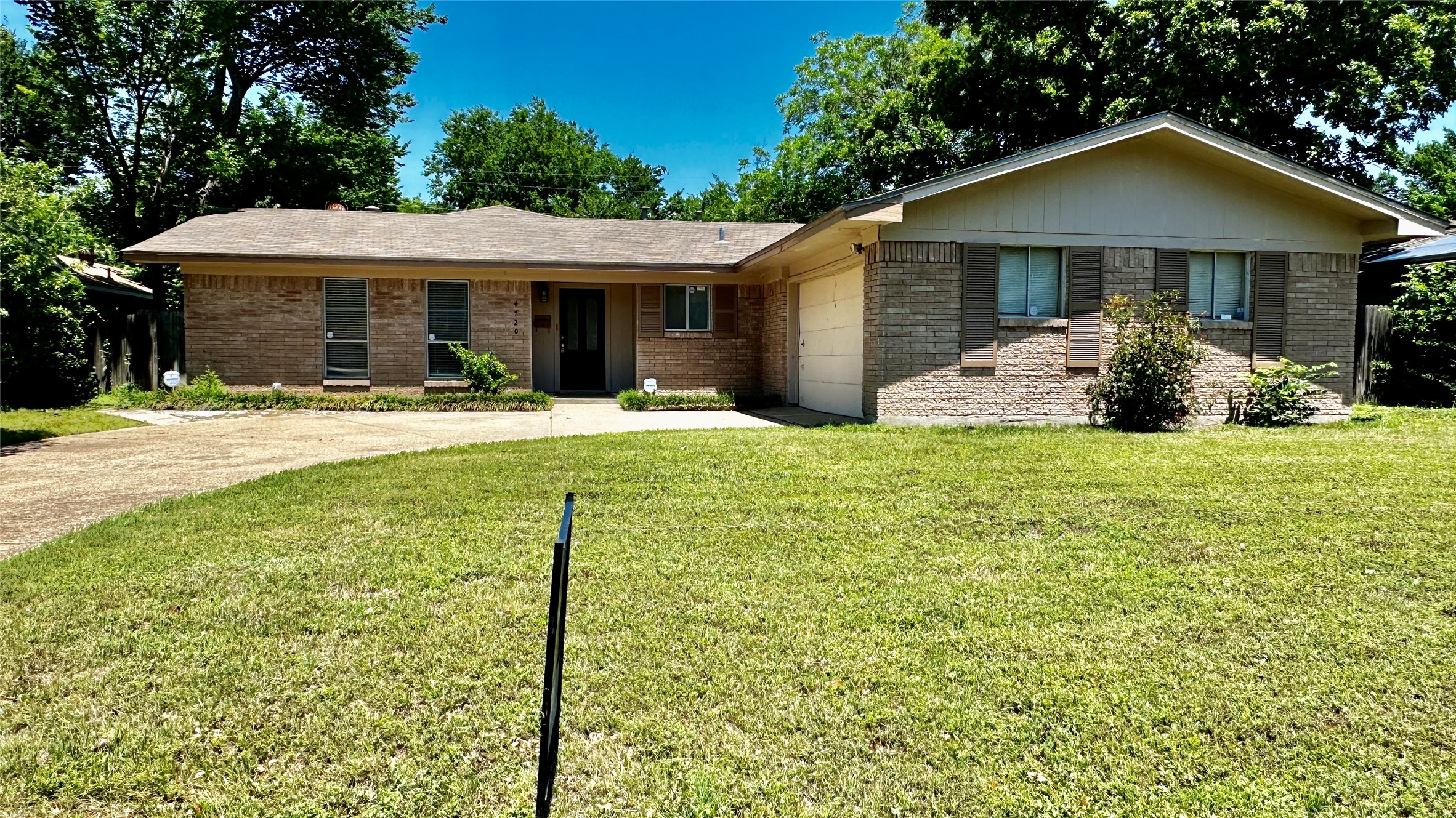 4720 South Drive W Fort Worth TX 76132