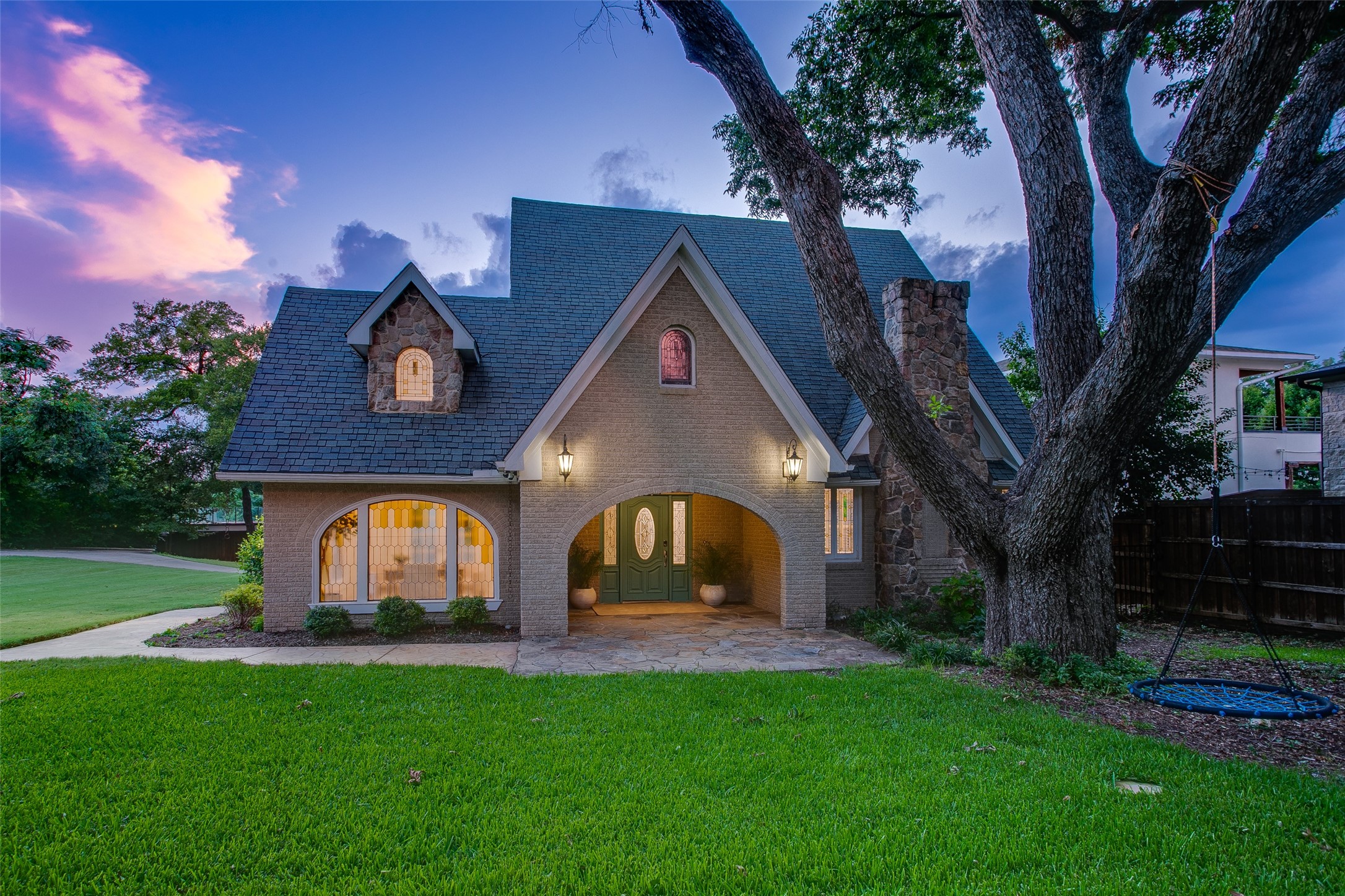 1033 Cedar Hill Avenue Dallas TX 75208