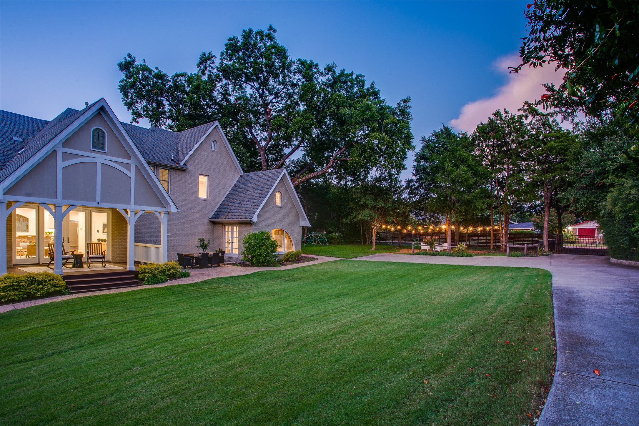 1033 Cedar Hill Avenue Dallas TX 75208