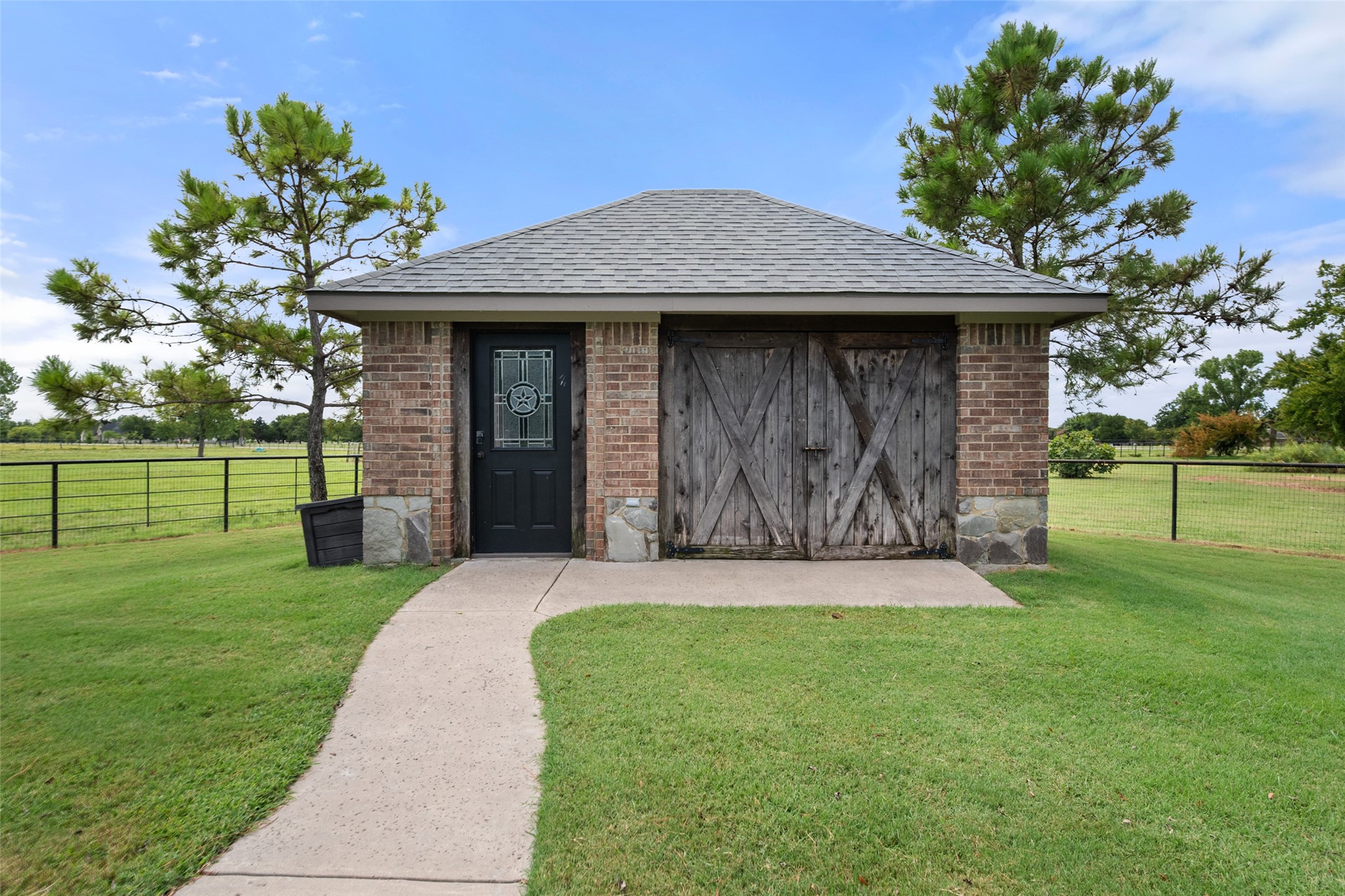 606 Sunset Point Kerens TX 75144