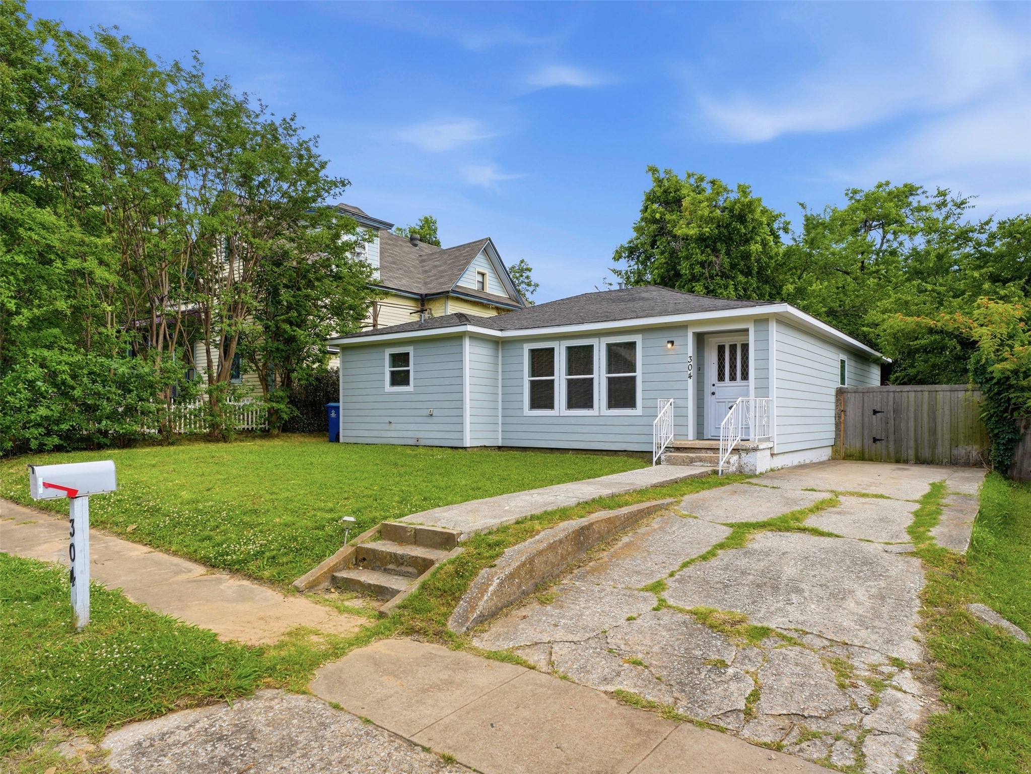 304 W Texas Street Denison TX 75020