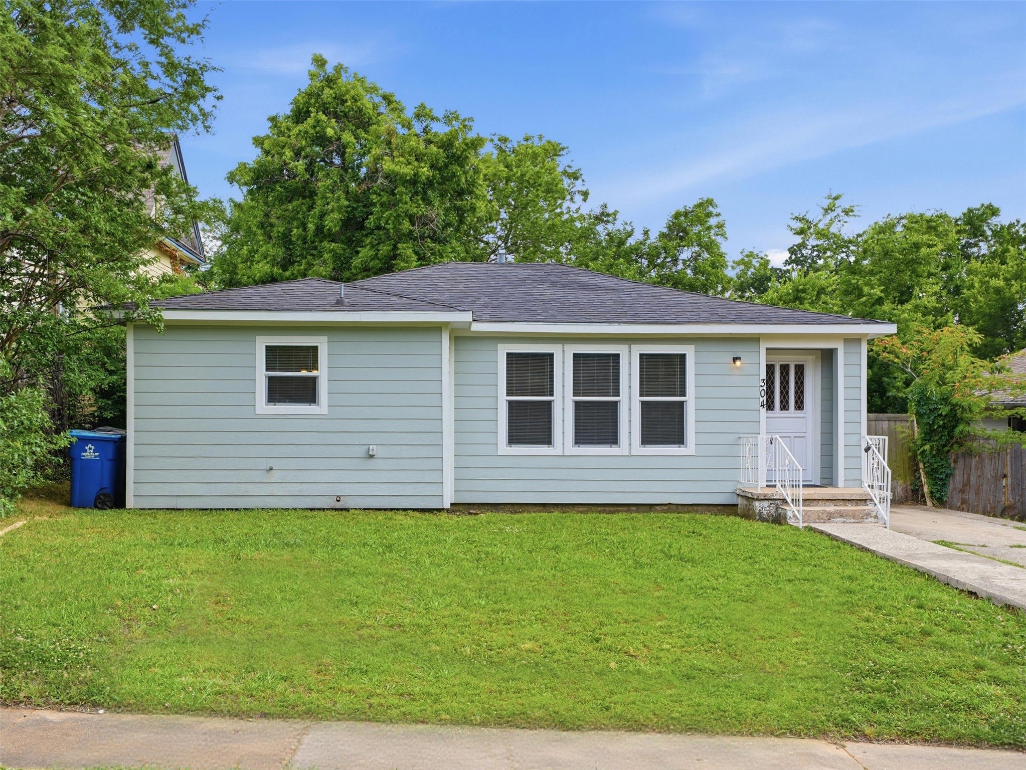 304 W Texas Street Denison TX 75020