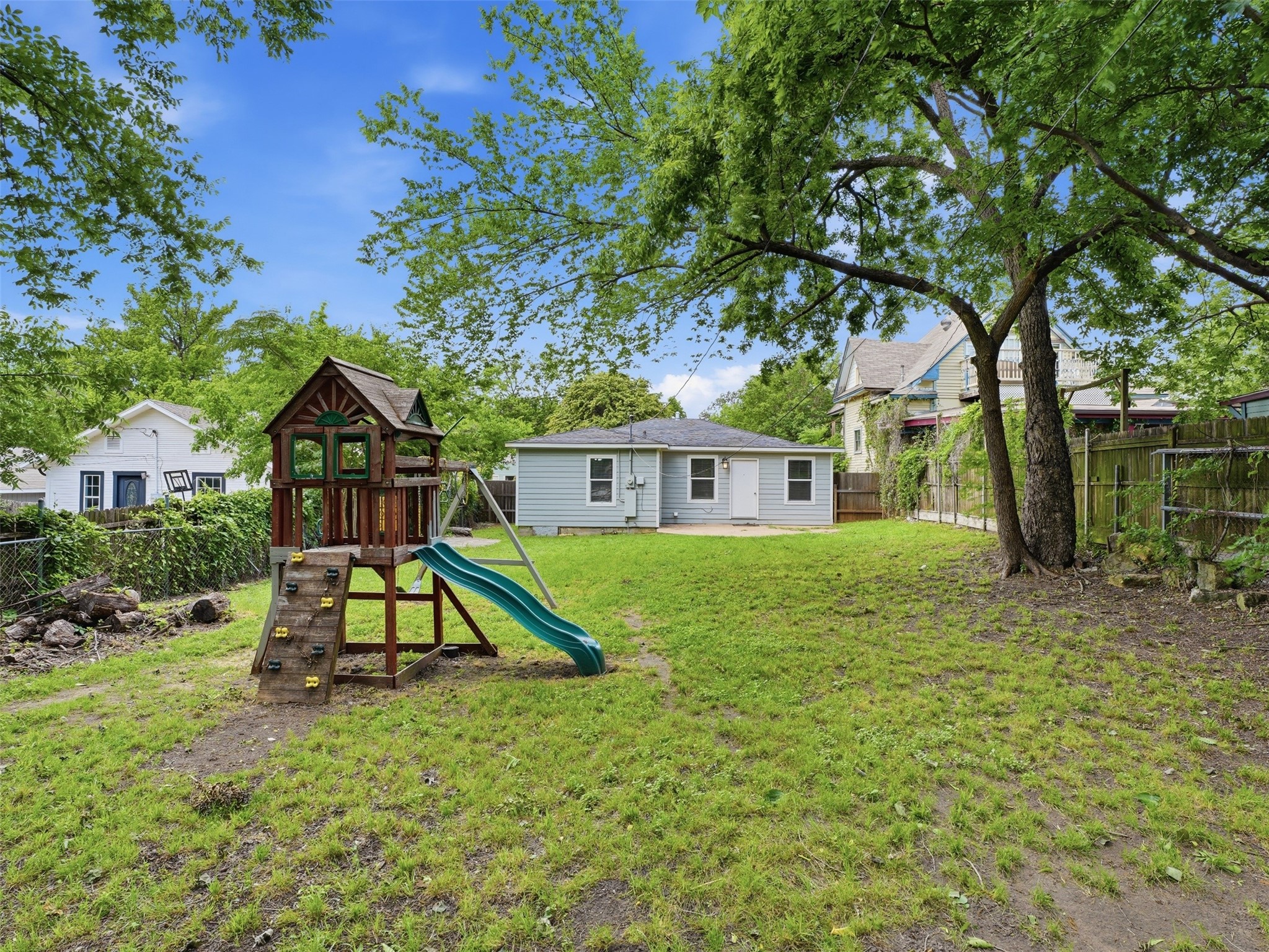 304 W Texas Street Denison TX 75020