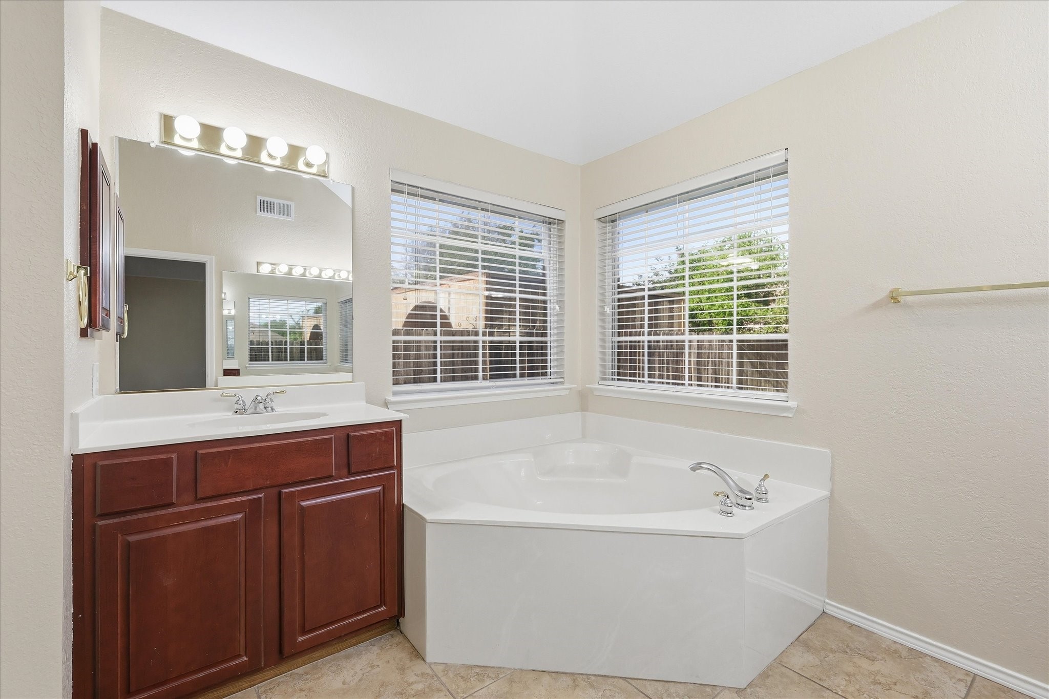 5375 Natchez Trail Fort Worth TX 76137