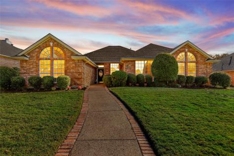 2704 Steeplechase Court Hurst TX 76054