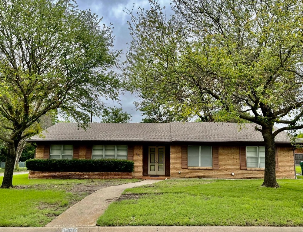 1504 W Josephine Street Mckinney TX 75069
