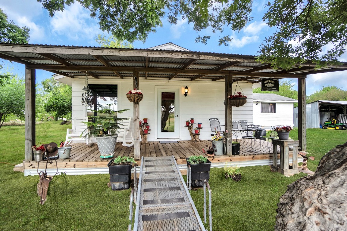 1167 County Road 2610 Krum TX 76249