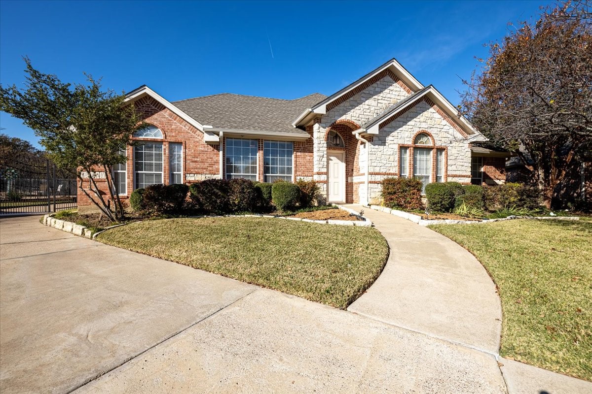 3712 Vista Chase Court Arlington TX 76001