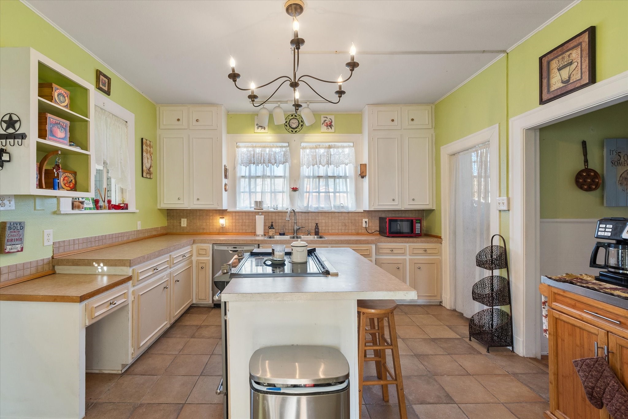 300 5th Street Kerens TX 75144