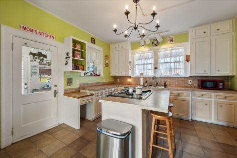 300 5th Street Kerens TX 75144