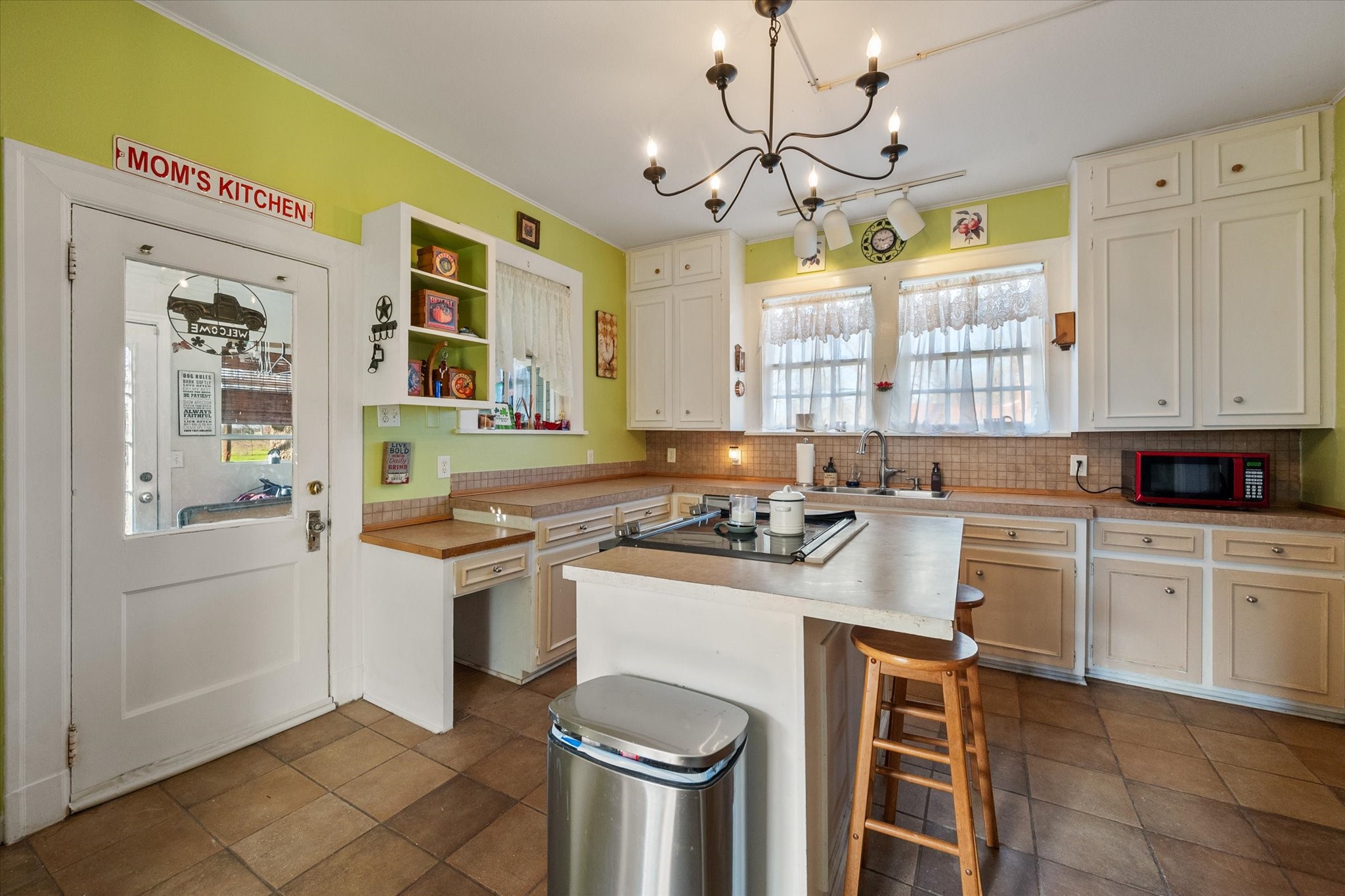 300 5th Street Kerens TX 75144