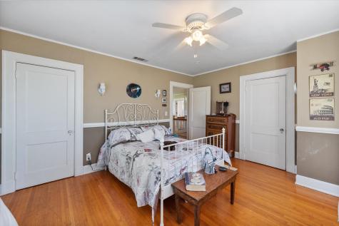 300 5th Street Kerens TX 75144