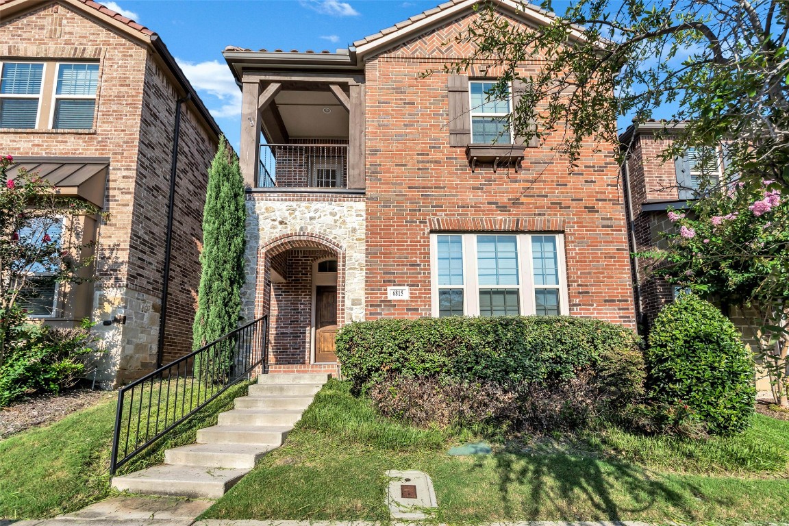 6815 Deleon Street Irving TX 75039