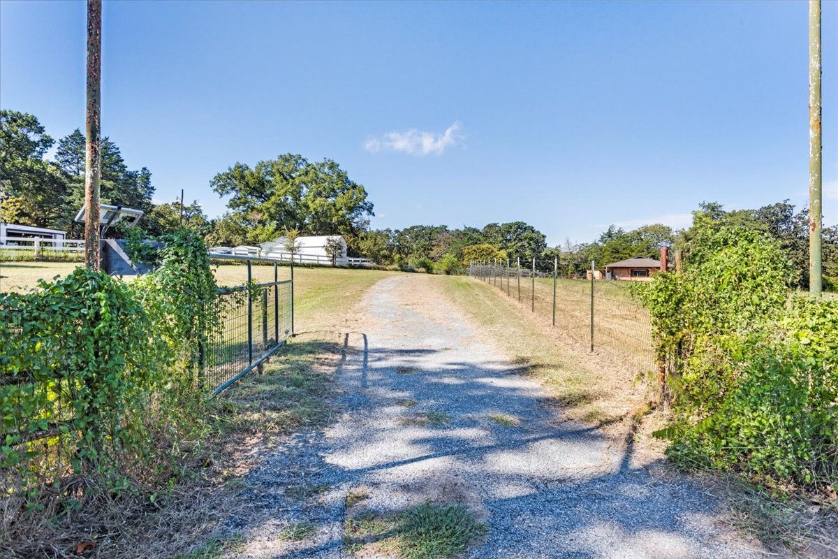 21 Chaparral Estates Drive Denison TX 75021