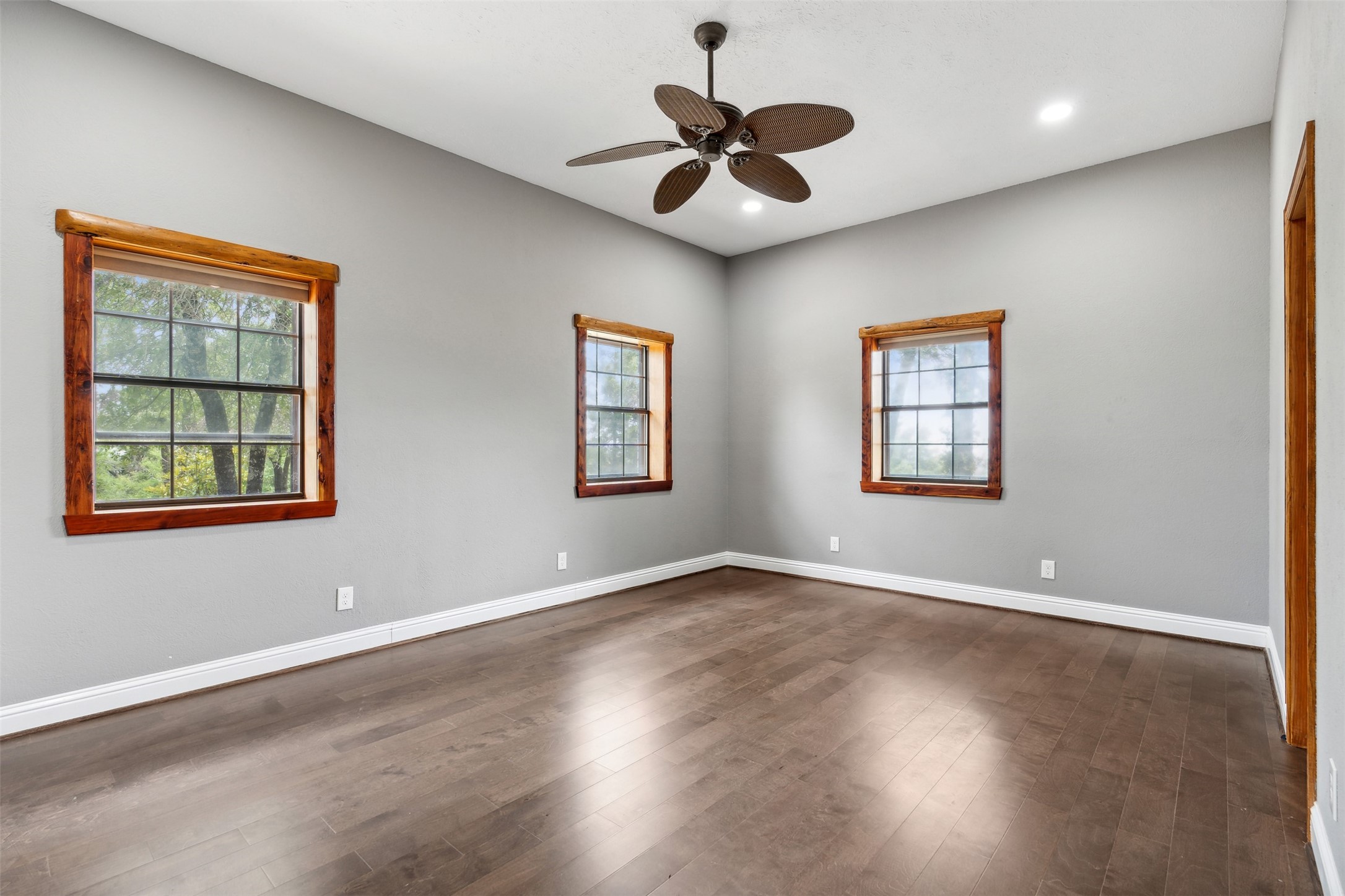 5738 E Fm 922 Valley View TX 76272