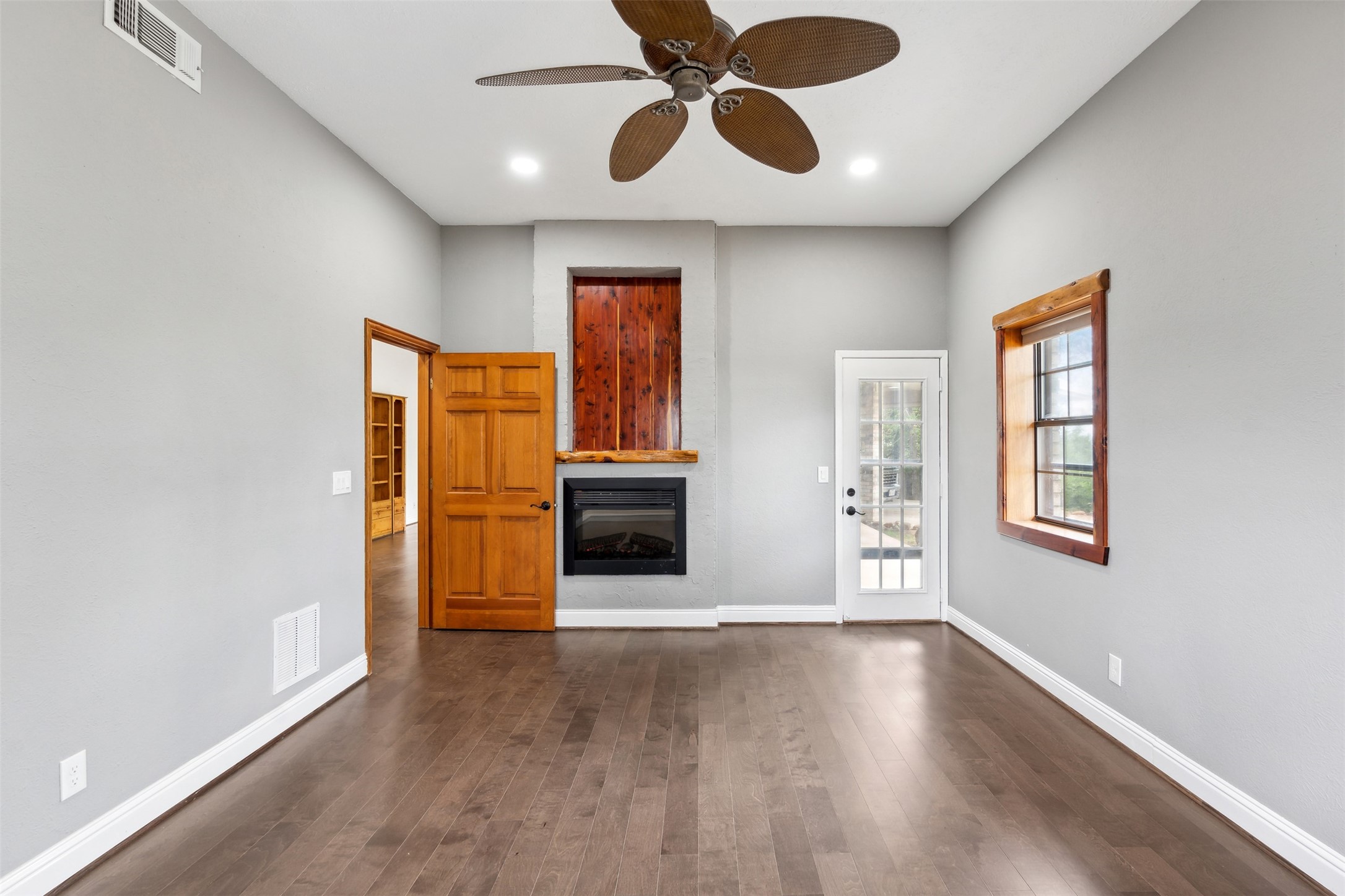 5738 E Fm 922 Valley View TX 76272