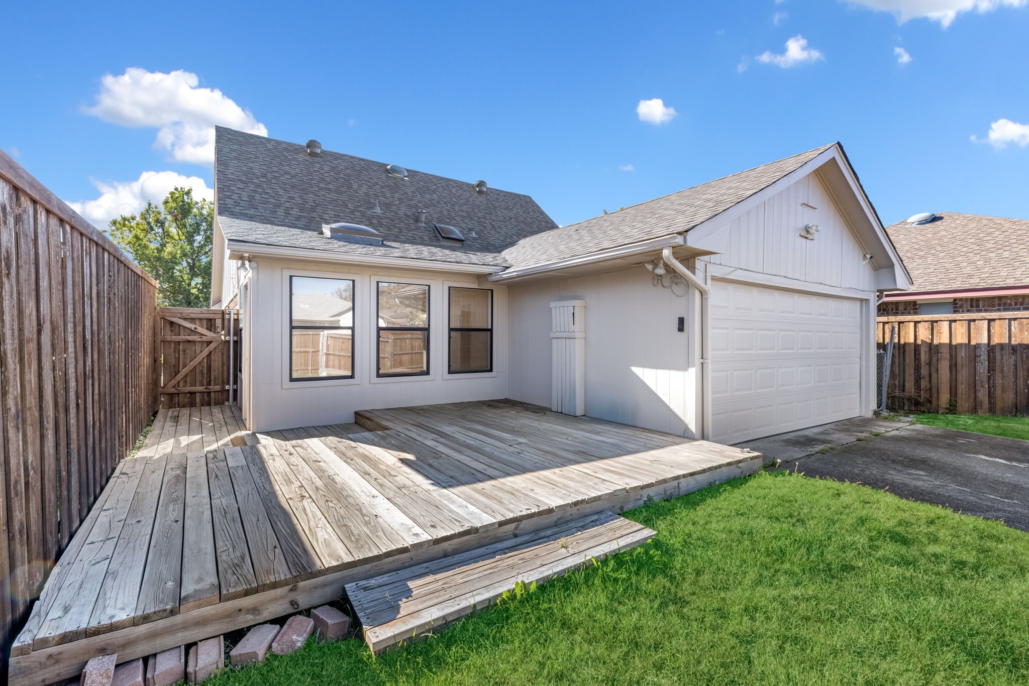 2543 Sundance Lane Dallas TX 75287