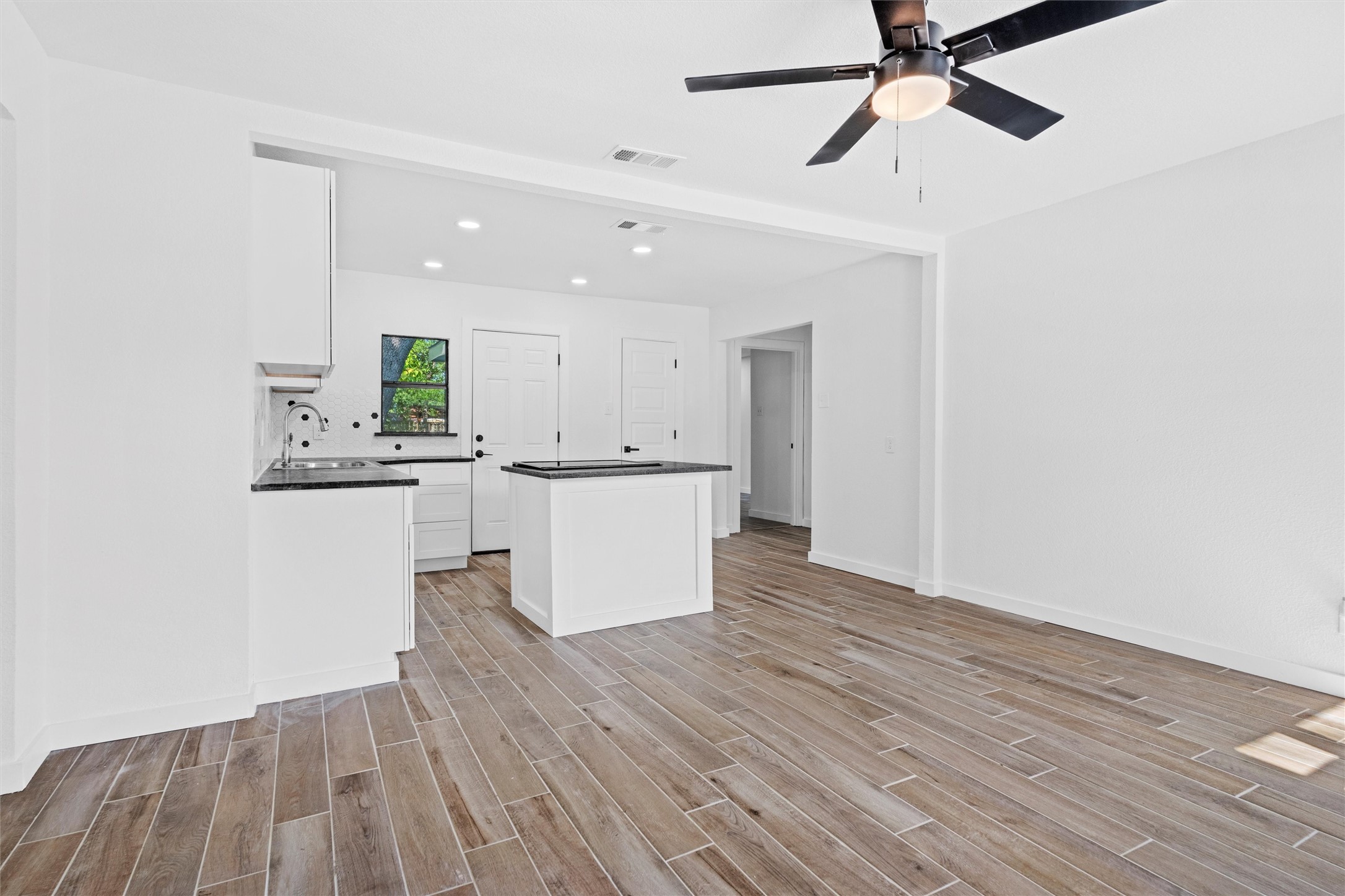 902 Skylark Drive Arlington TX 76010