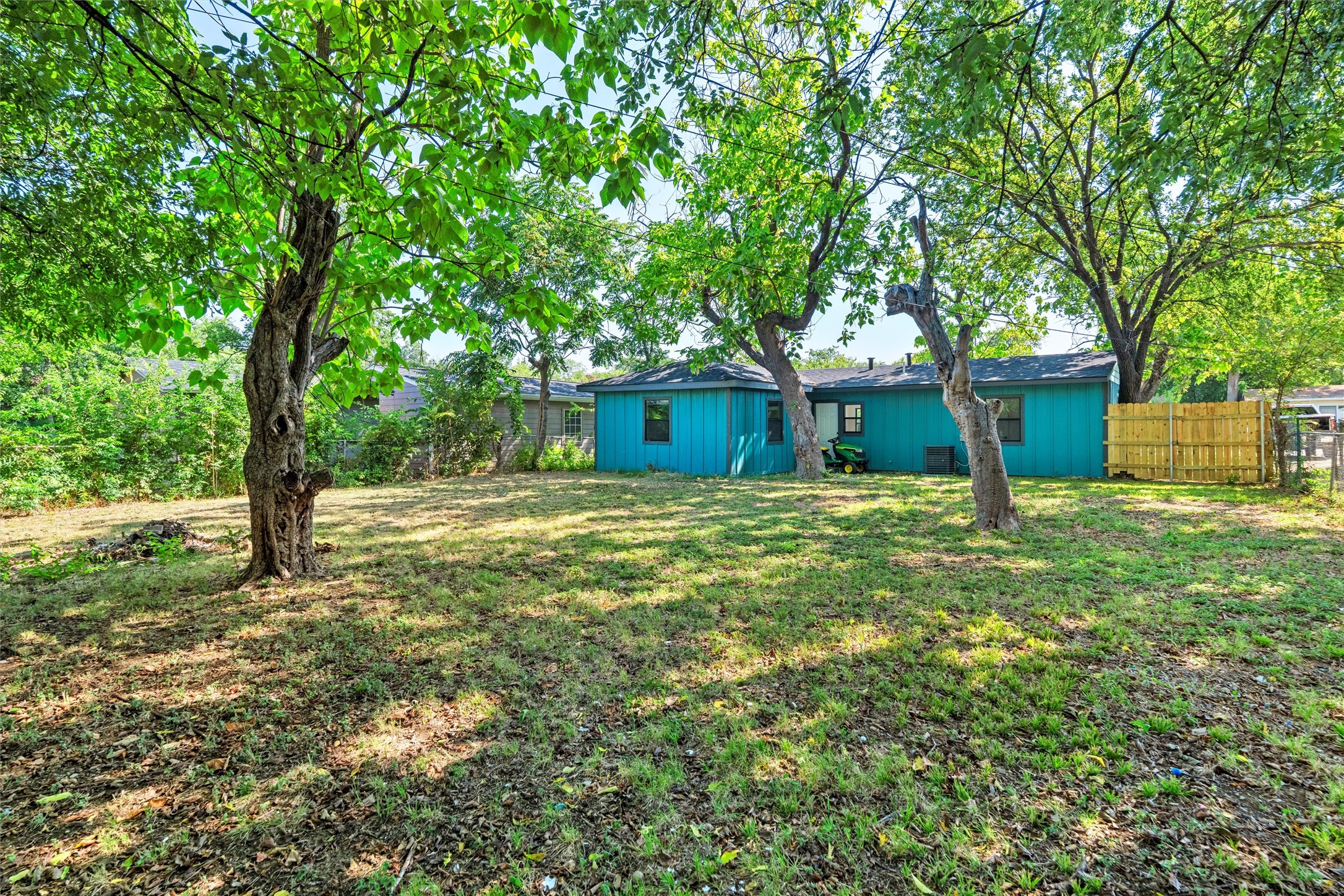 902 Skylark Drive Arlington TX 76010