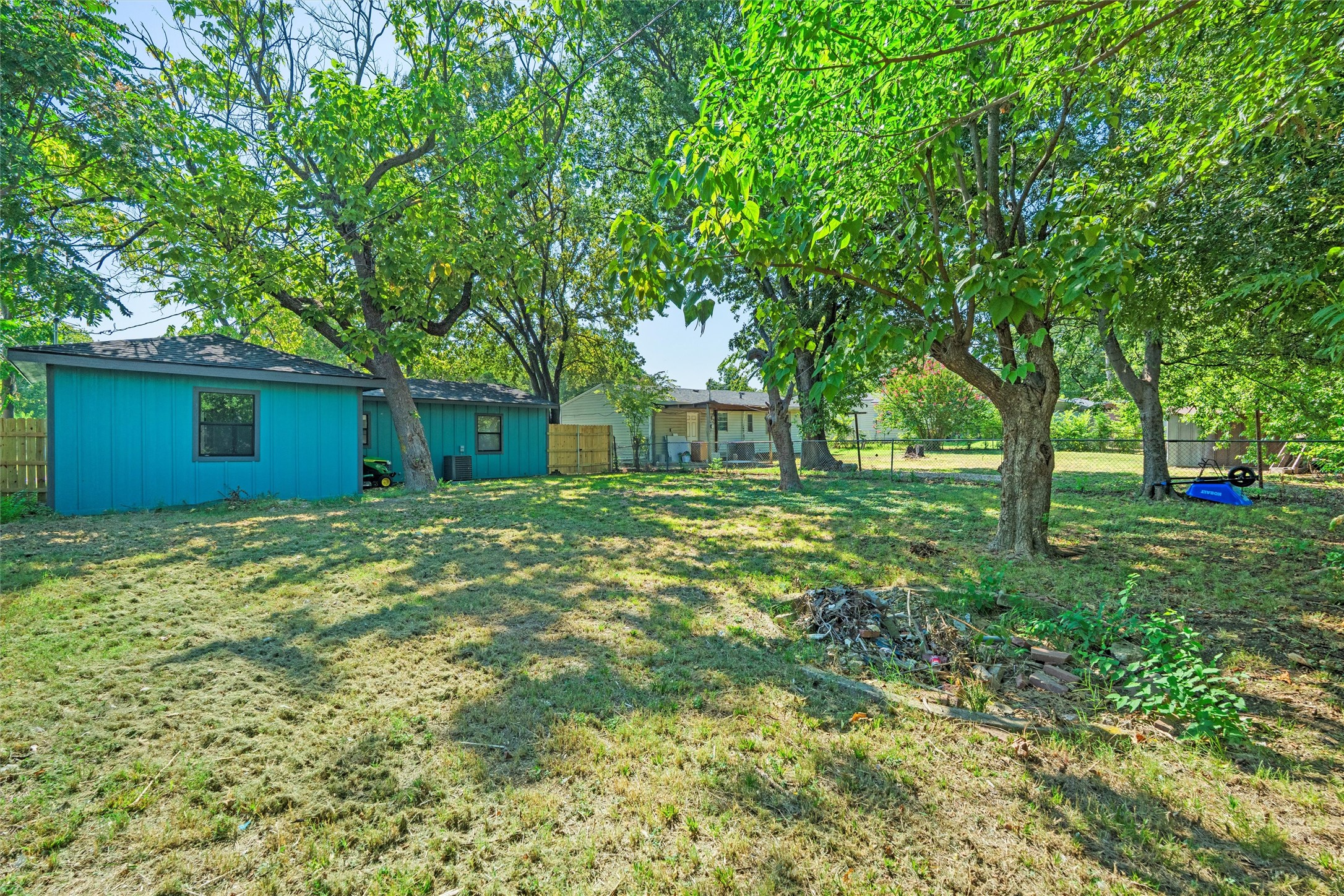 902 Skylark Drive Arlington TX 76010