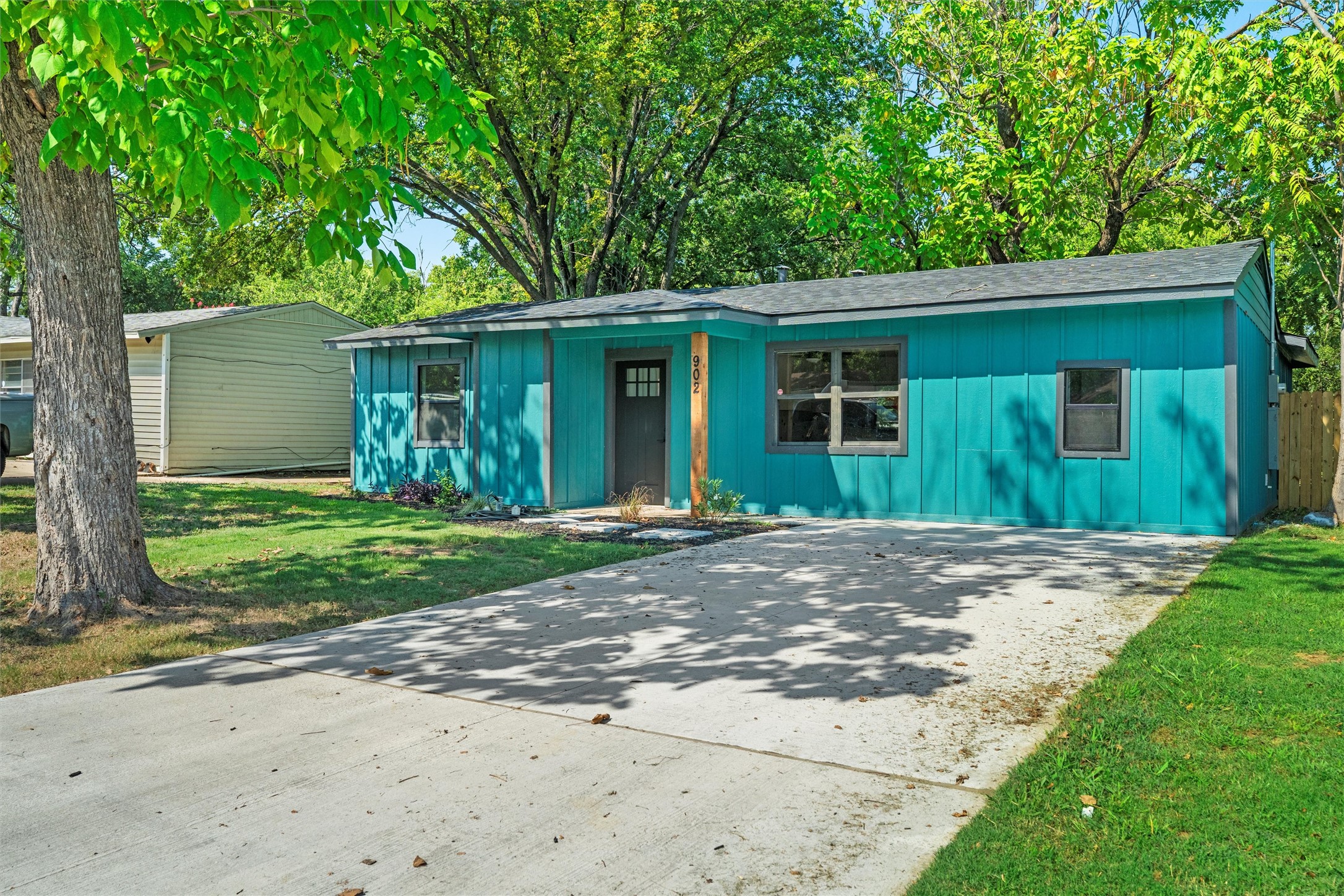 902 Skylark Drive Arlington TX 76010