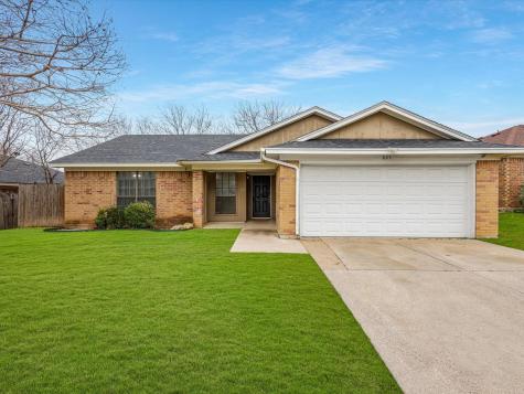 825 Bristol Avenue Saginaw TX 76179