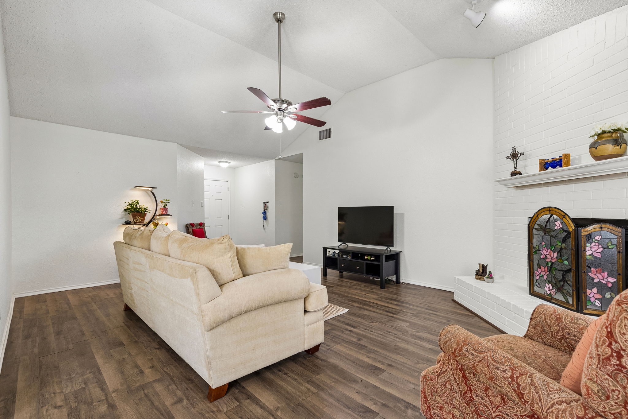 825 Bristol Avenue Saginaw TX 76179