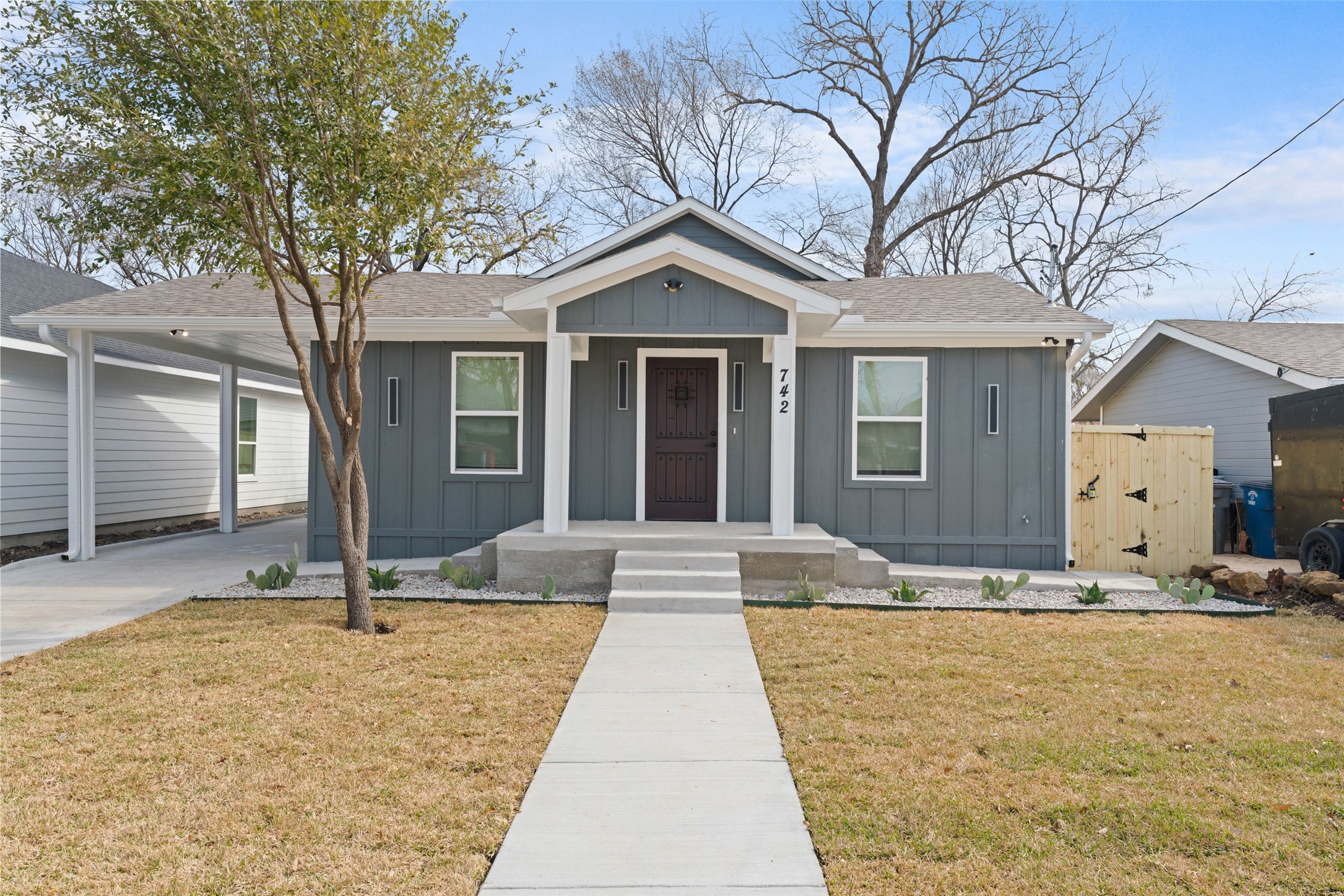 742 Ezekial Avenue Dallas TX 75217